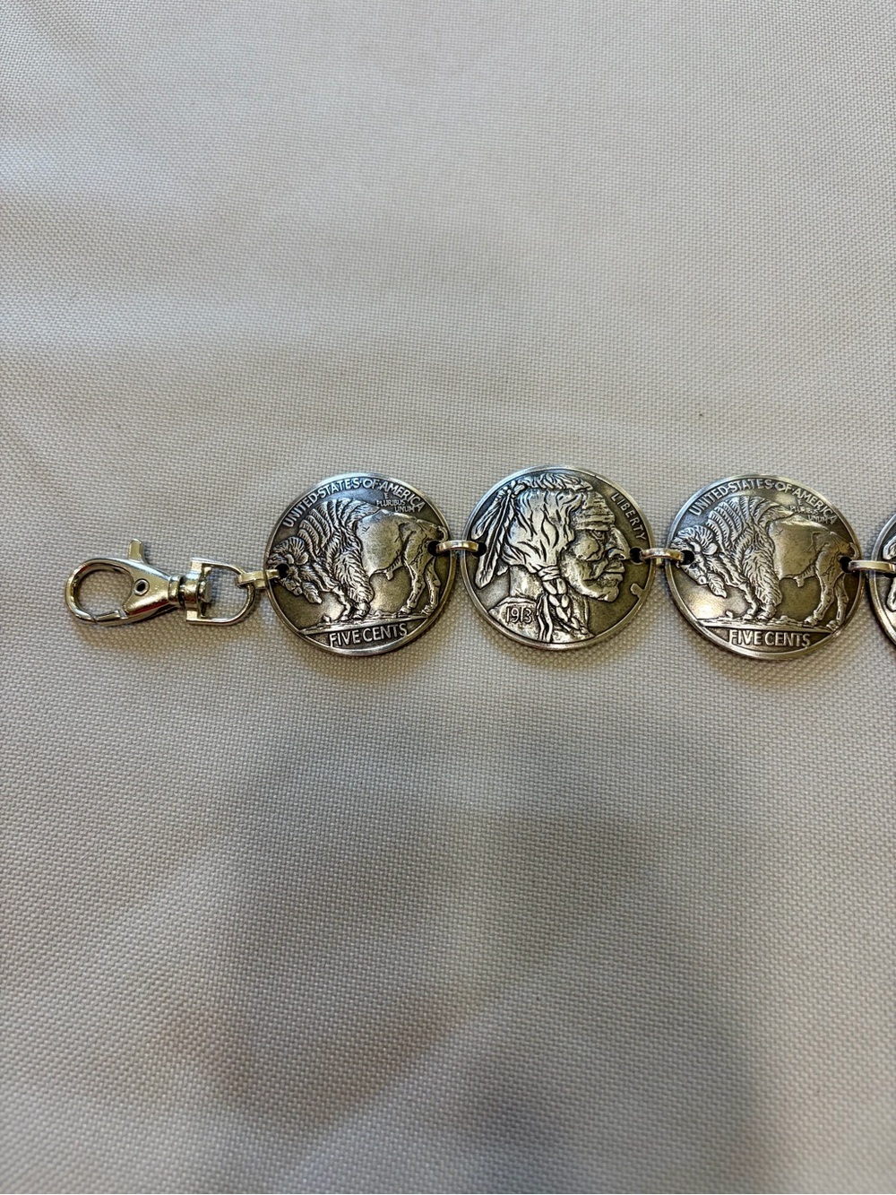 Western Buffalo Chief Silver Toned Coin Link Bracelet - Picture 3 of 4